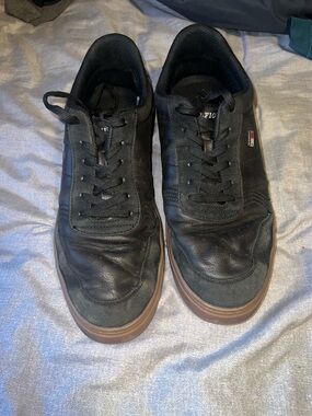 Tommy Hilfiger Black Low-Top Leather & Suede Sneakers with Gum Sole
